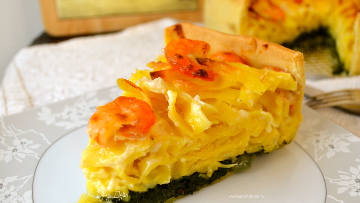 Итальянский торт из тальятелле с креветками