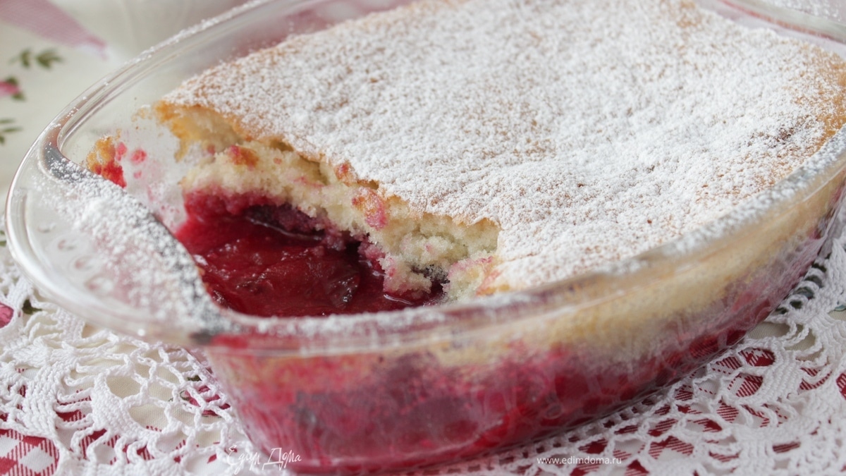 Сочный пирог со сливой