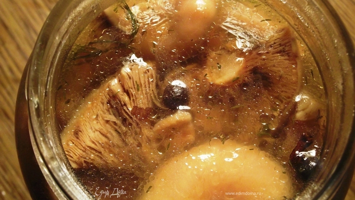 Рыжики, маринованные в собственном соку