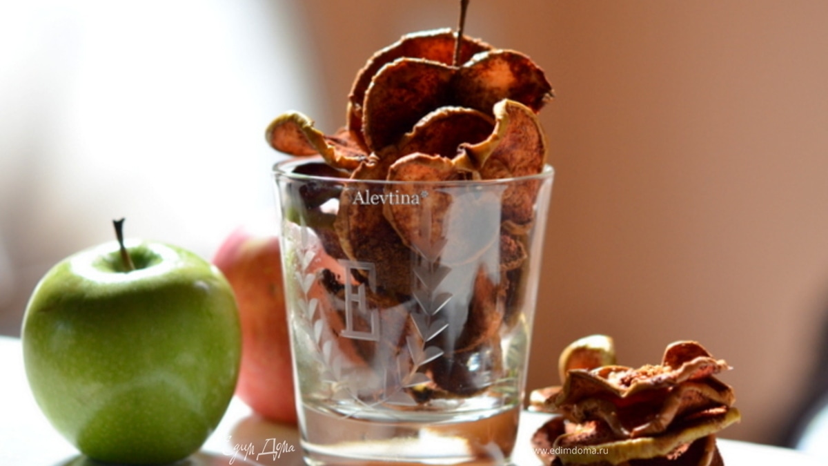 Яблочные чипсы с корицей