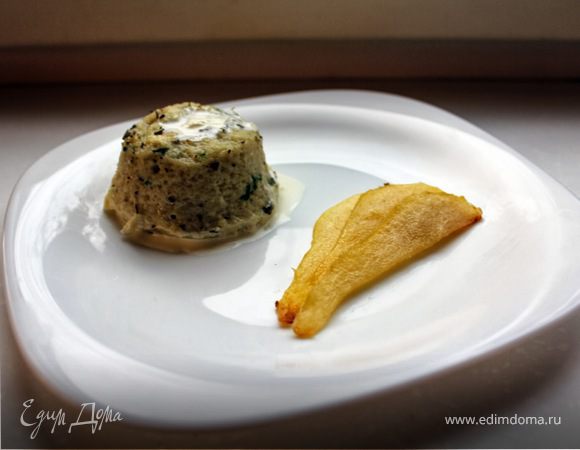 Дважды запеченное суфле «Горгонзола» и карамелизованная груша