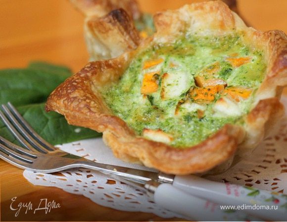 Тарталетки с тыквой и фетой в сливочно-шпинатной заливке