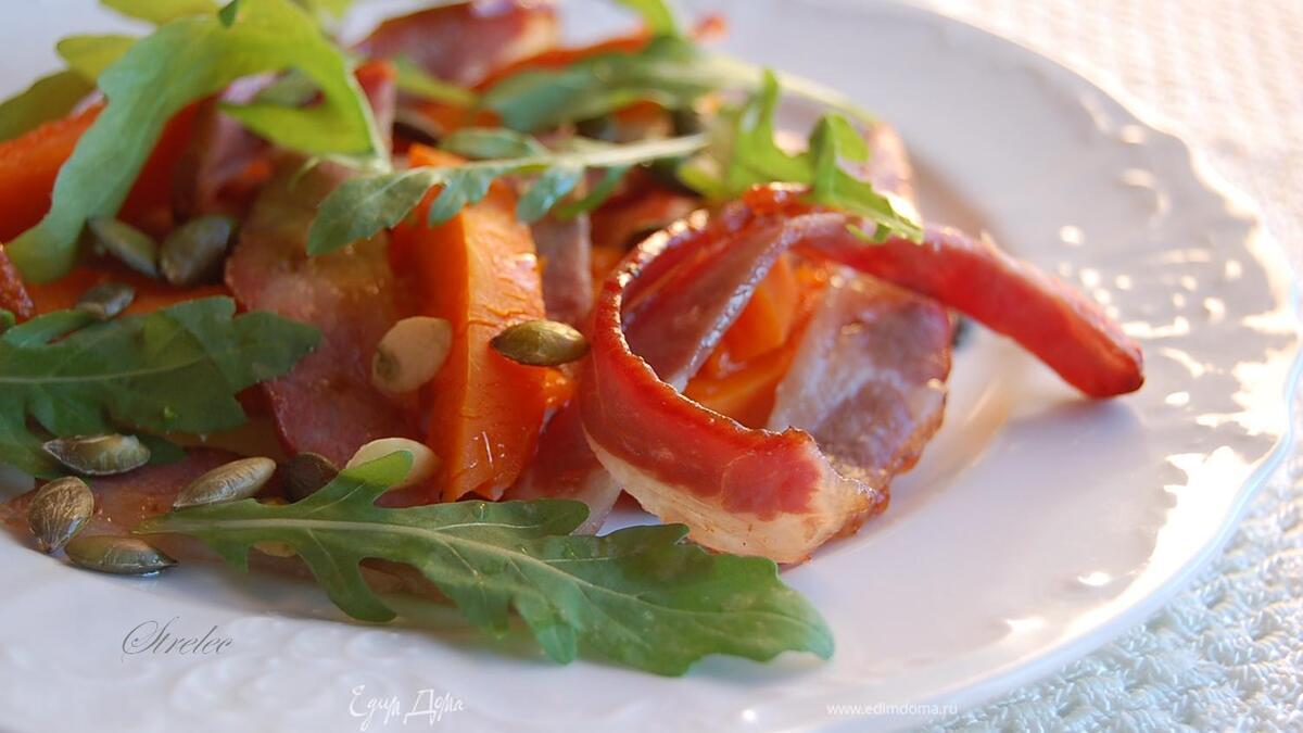 Салат с тыквой и беконом