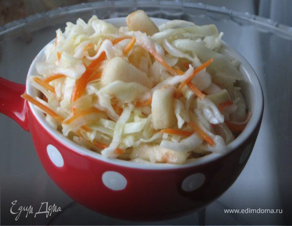 Быстрая маринованная капуста с яблоками и медом Быстрая маринованная капуста с яблоками и медом