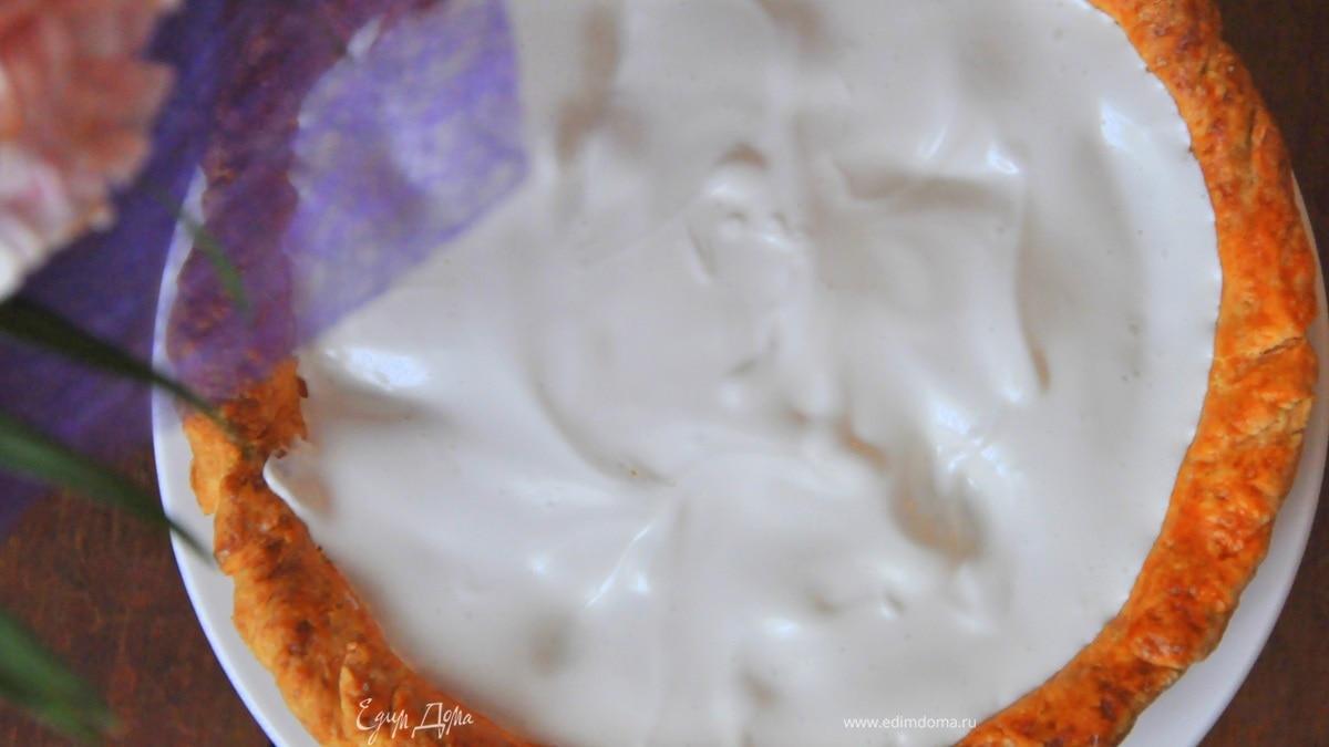 Тыквенный пирог с медовой меренгой