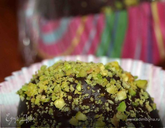 Конфеты из миндальной муки с фисташками и клюквой Конфеты из миндальной муки с фисташками и клюквой