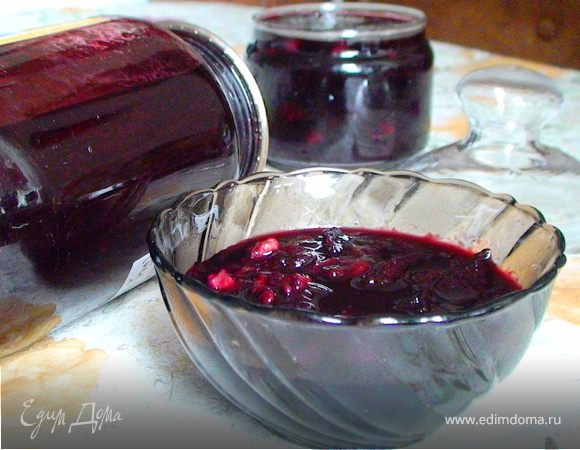 Варенье из слив с орехами, имбирем и корицей 