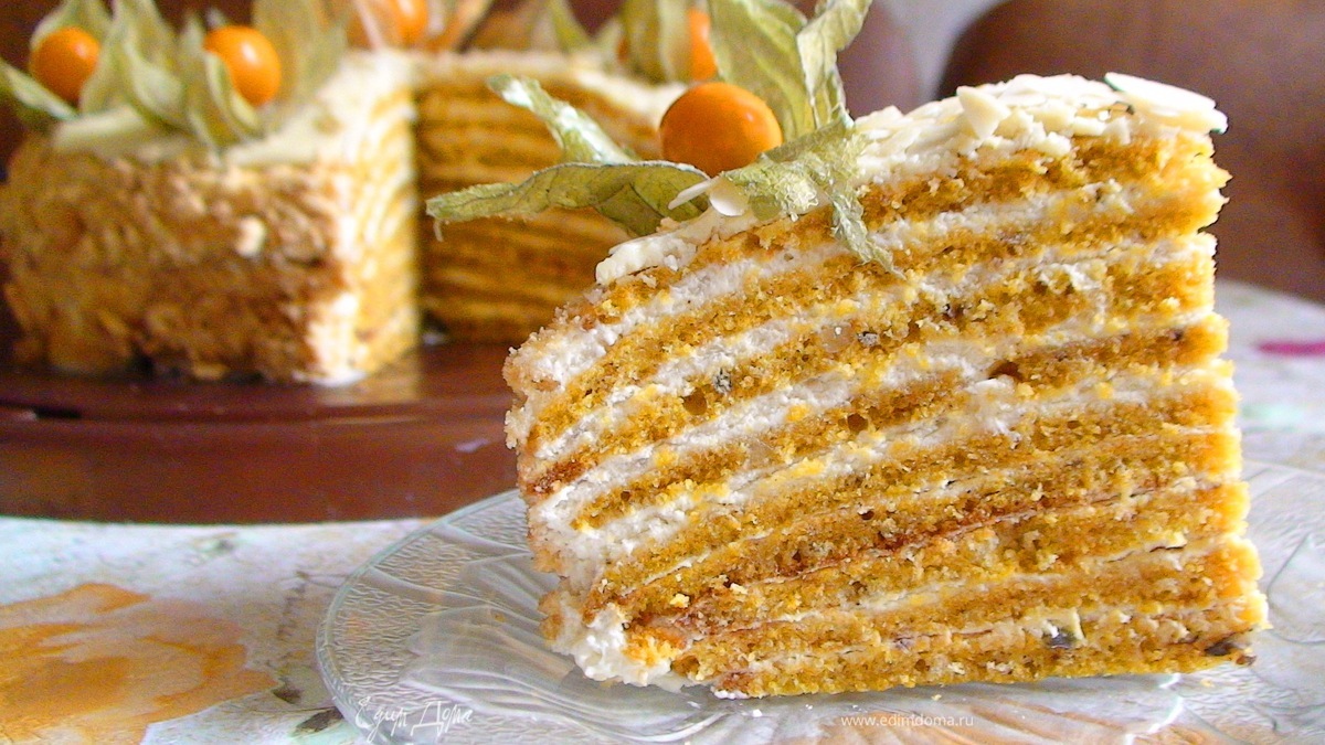 Тыквенный торт с апельсином и орехами