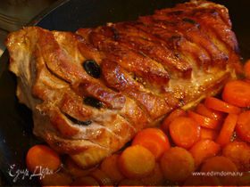 Свиная шейка с маслинами и морковью