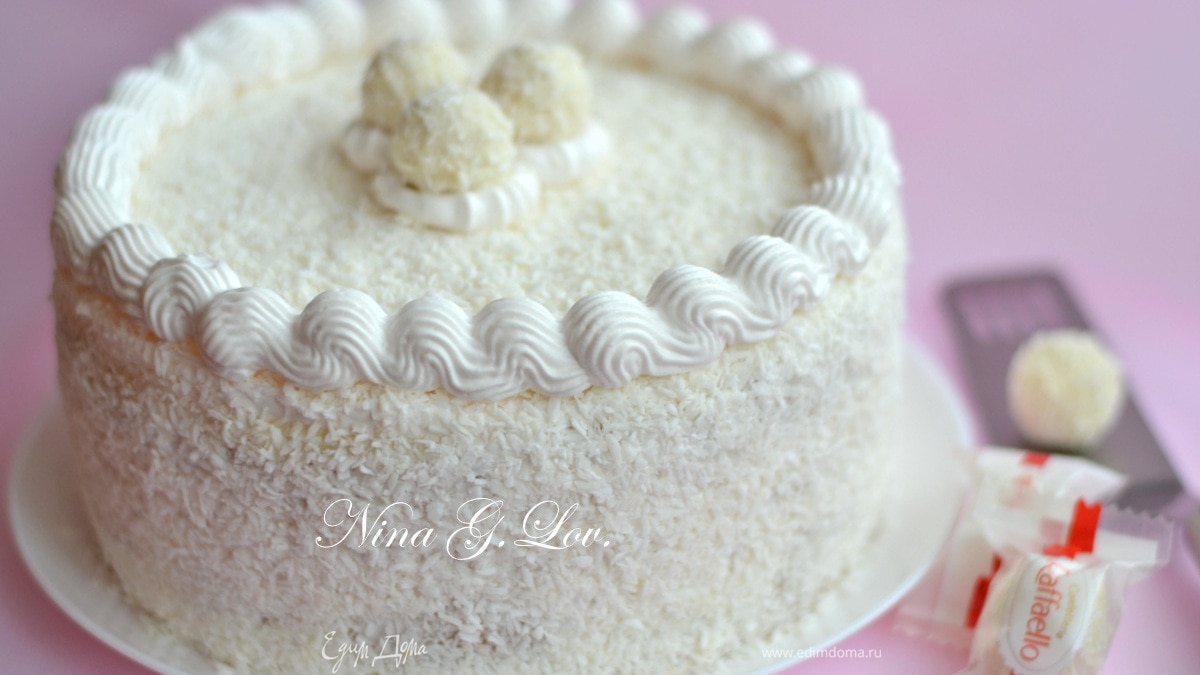 Торт "Белый" с кокосовым кремом, миндалем и белым шоколадом