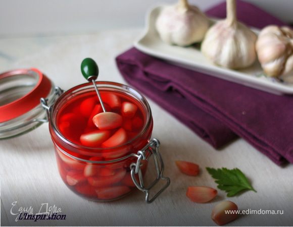 Чеснок, маринованный со свекольным соком Чеснок, маринованный со свекольным соком