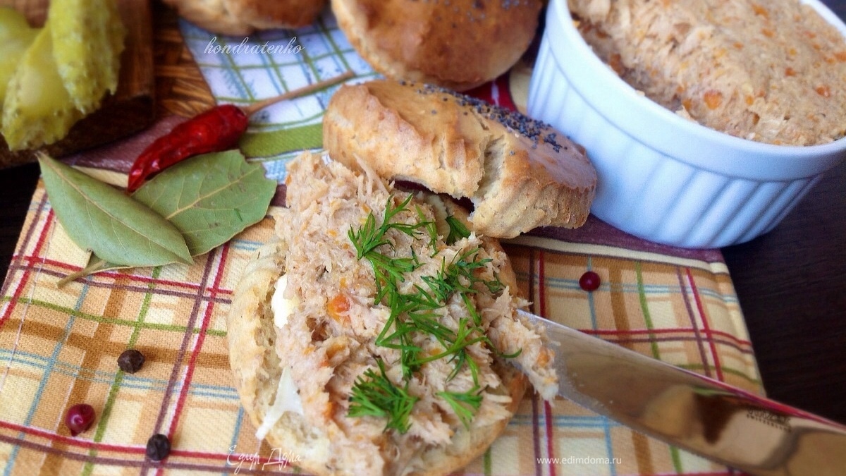 Рийет из курицы и заварные булочки