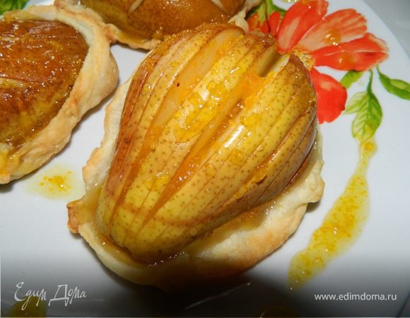Корзинки с грушами и апельсиновым сиропом
