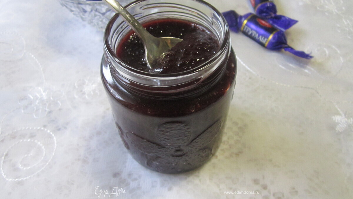 Сливовый джем с трюфельными конфетами