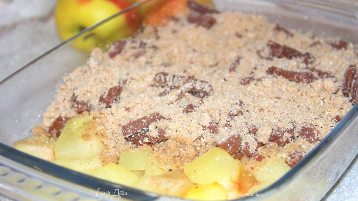 Яблоки с грушами под шоколадом