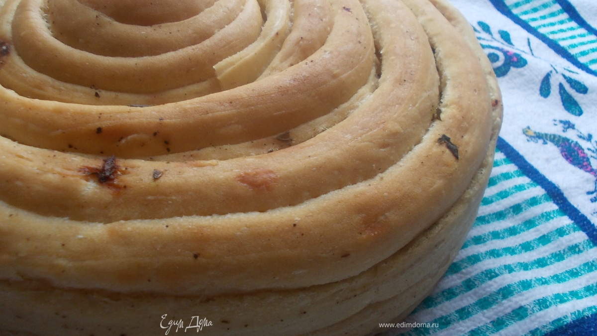 Чесночный хлеб с базиликом и черным перцем