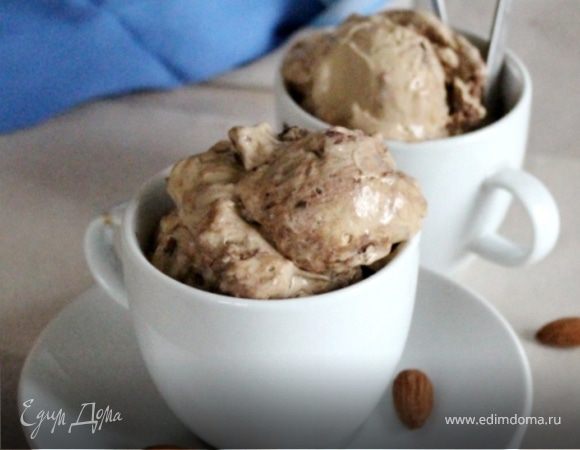 Джамока с миндалем