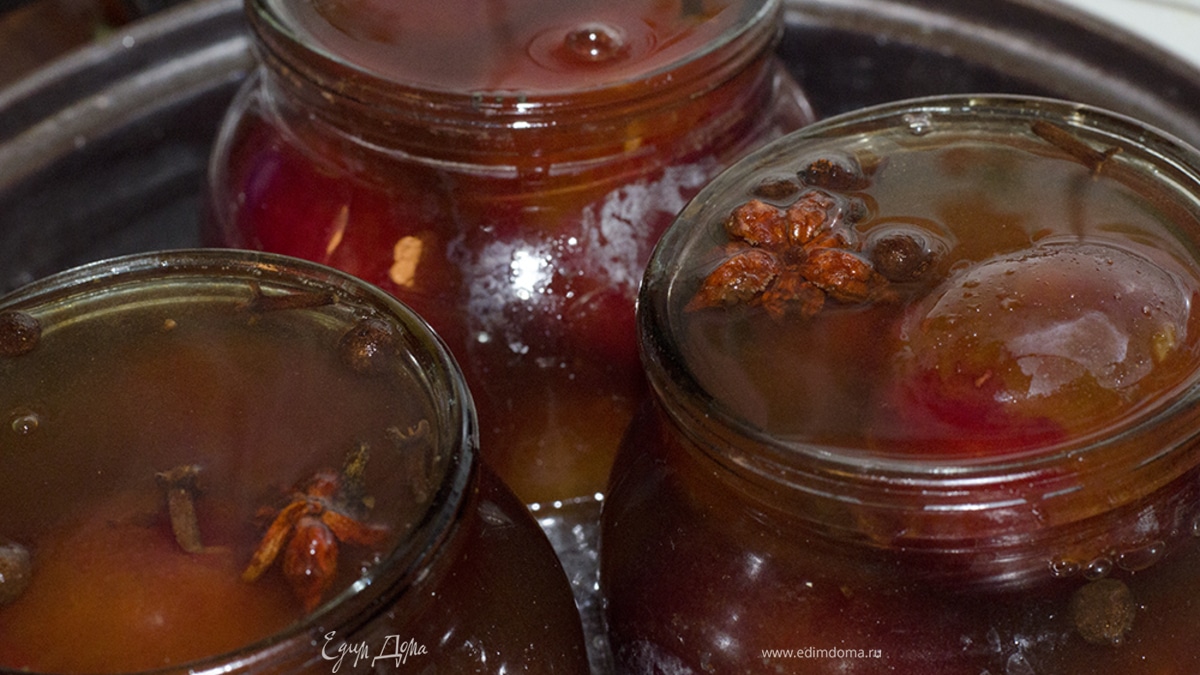 Маринованные сливы с бадьяном