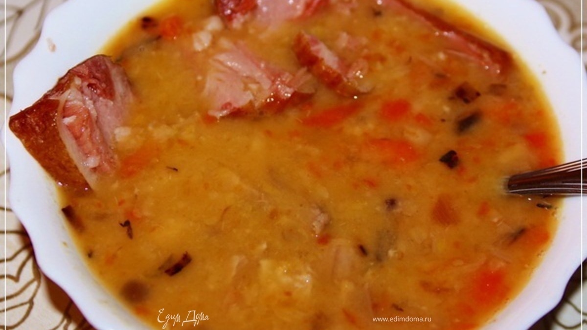 Суп гороховый с рулькой поросячьей