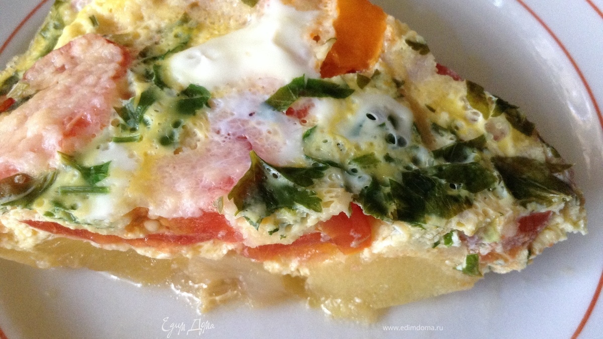 Кабачки, тушеные с помидорами и яйцом (на скорую руку)