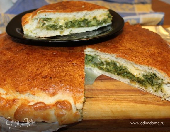 Пицца кальцоне с брокколи и шпинатом Пицца кальцоне с брокколи и шпинатом