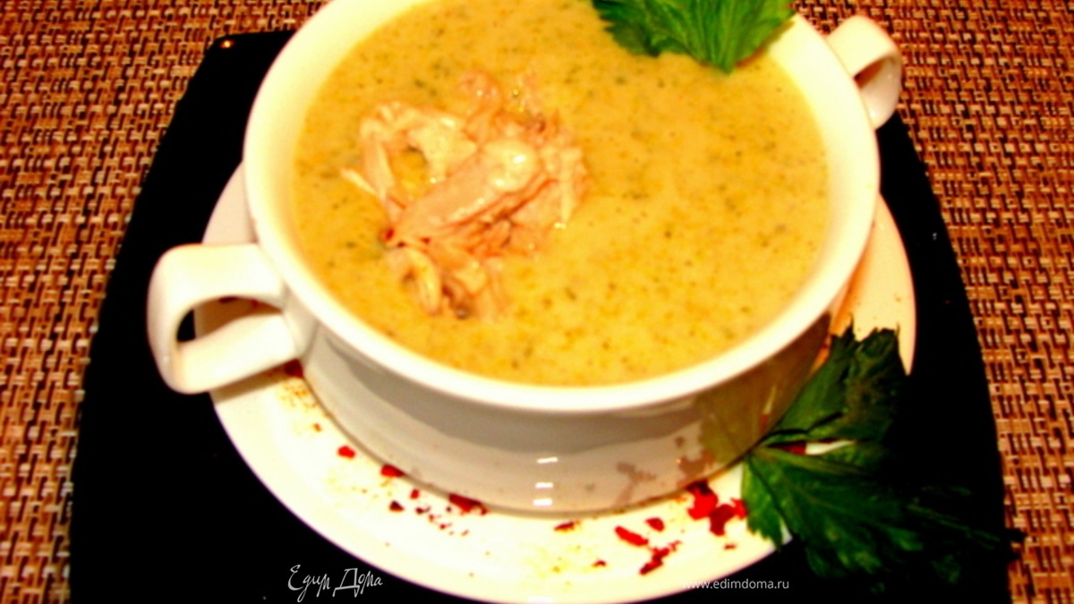 Суп-пюре из брокколи с курицей и сыром