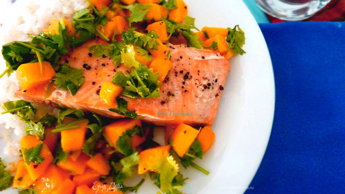 Лосось с чимичурри из манго