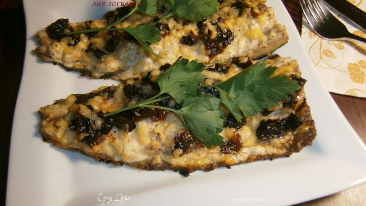 Скумбрия, запеченая с черносливом "FISHка"