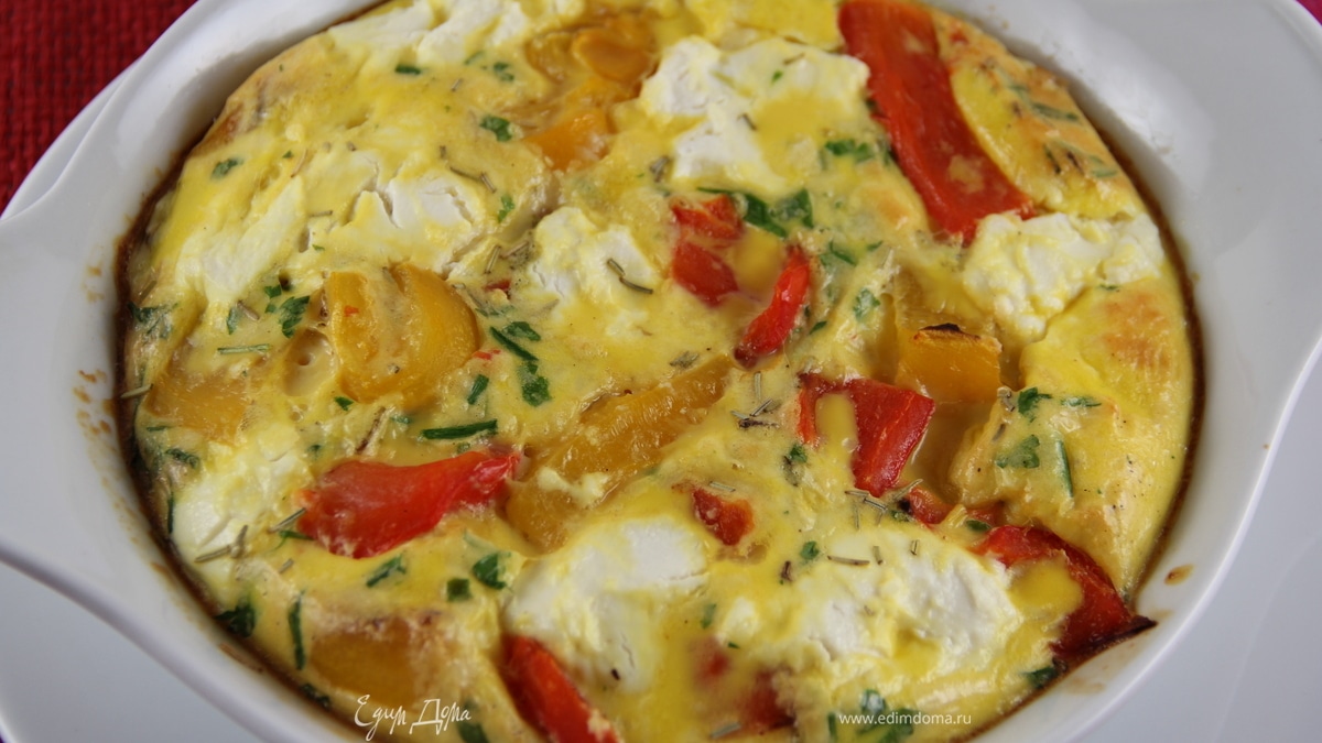 Запеченная фритатта со сладким перцем, картофелем и рикоттой
