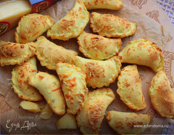 Закусочные пирожки с тунцом и сыром Джюгас Закусочные пирожки с тунцом и сыром Джюгас