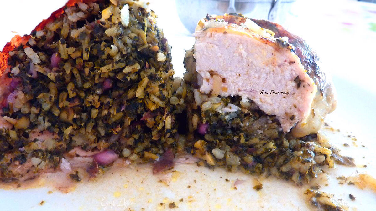 Курица, фаршированная шпинатом и гранатом в яблочном сидре