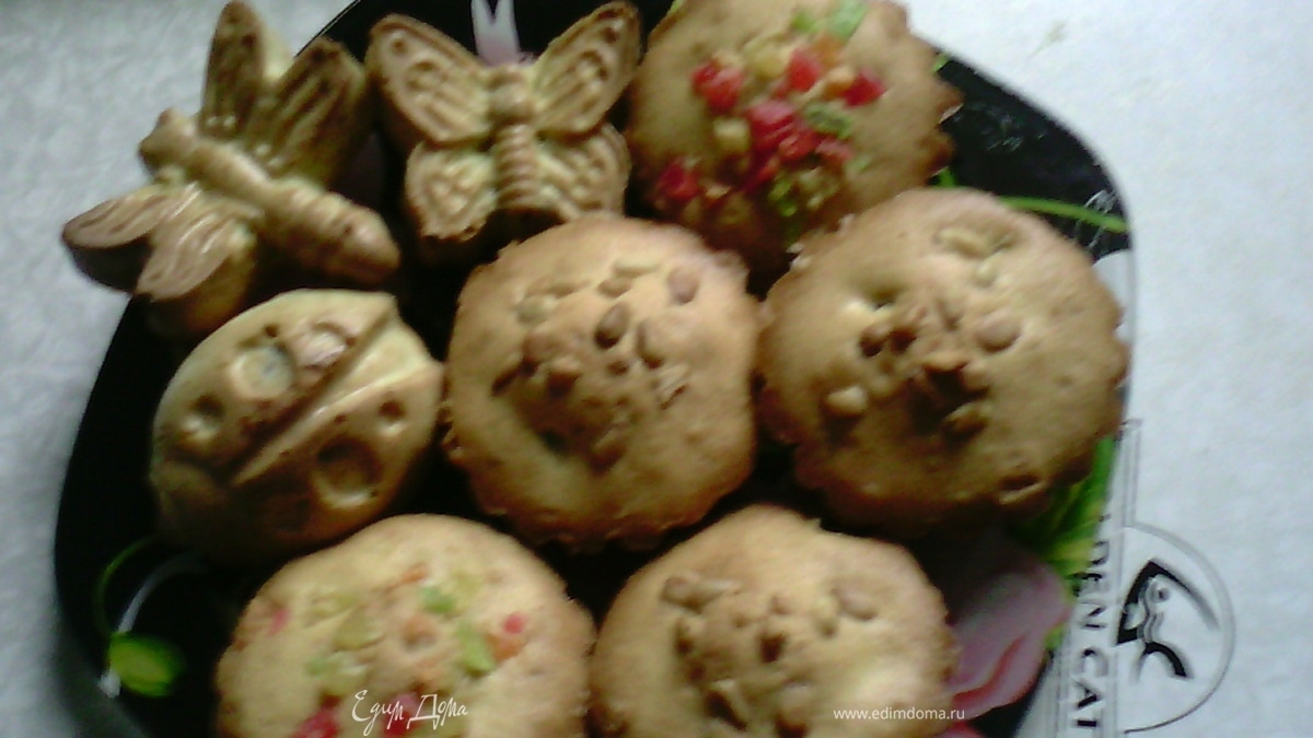 Кексики с цукатами и кедровыми орешками