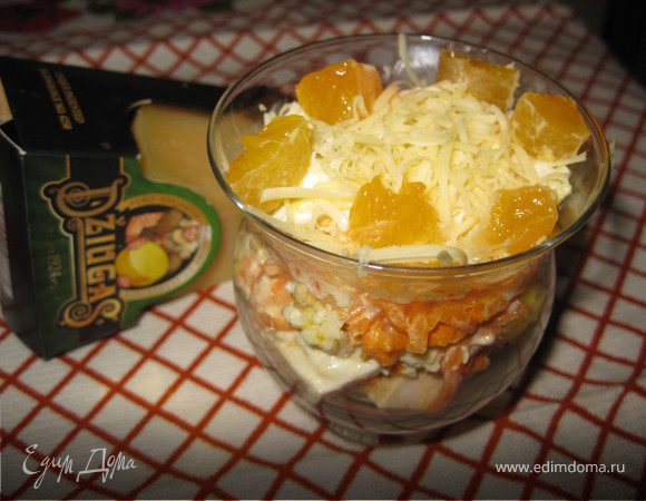 Салат «Озорной цыпленок» с сыром Джюгас