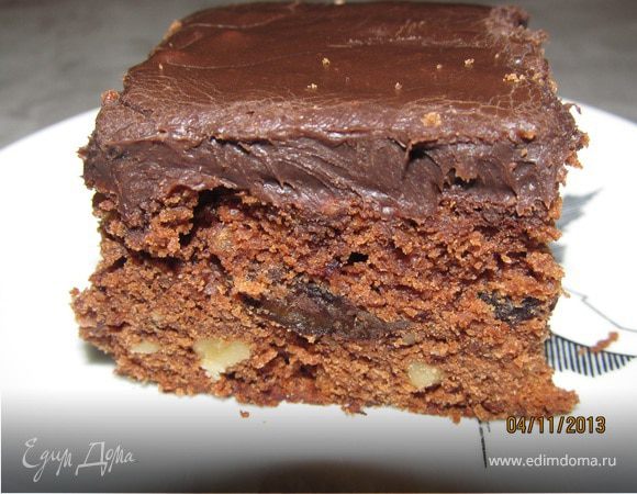 Пирожное с черносливом, изюмом и орехами