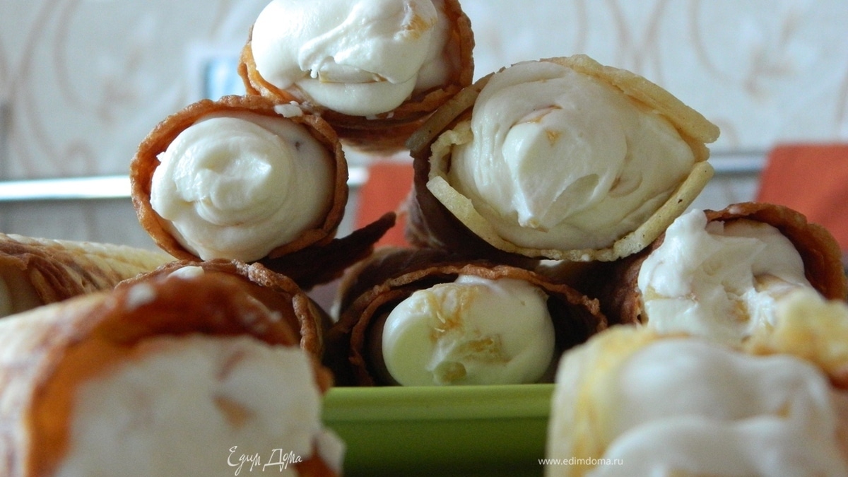 Хрустящие вафли с маскарпоне и фруктами