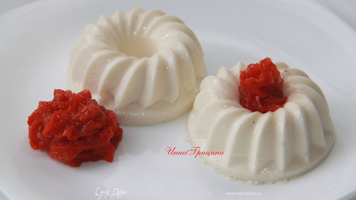 Бланманже с шиповниковым пюре