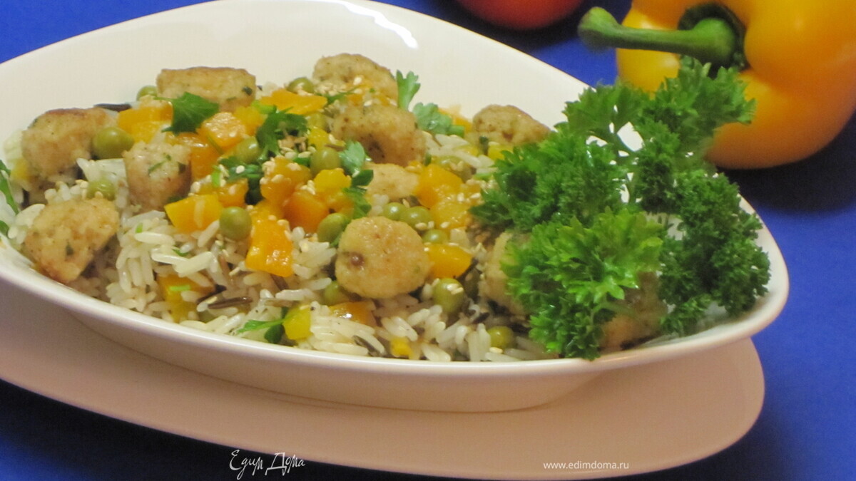 Рис с рыбными тефтелями