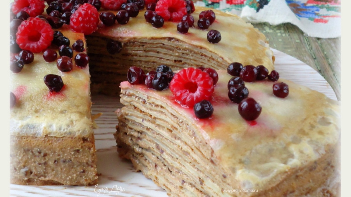 Блинный торт с черносливом