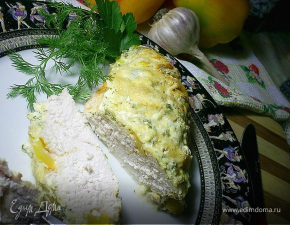 Куриные грудки, запеченные под сметанно-чесночным соусом