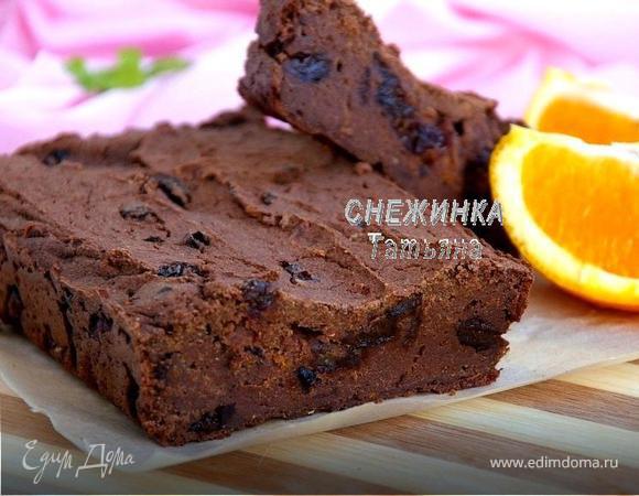Шоколадный кекс на гречневой муке и тыквенно-апельсиновом соке с черносливом и изюмом Шоколадный кекс на гречневой муке и тыквенно-апельсиновом соке с черносливом и изюмом