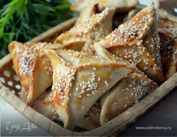 Мини-самосы с бараниной и овощами