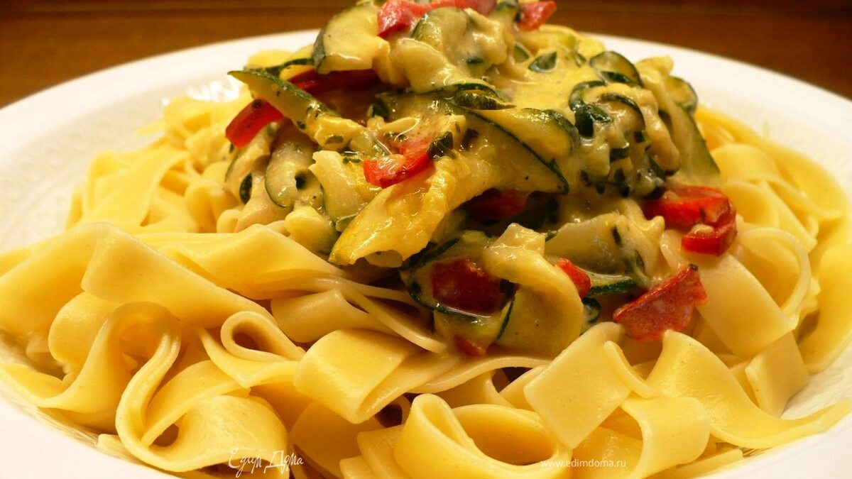 Тальятелле с цукини в лимонном соусе