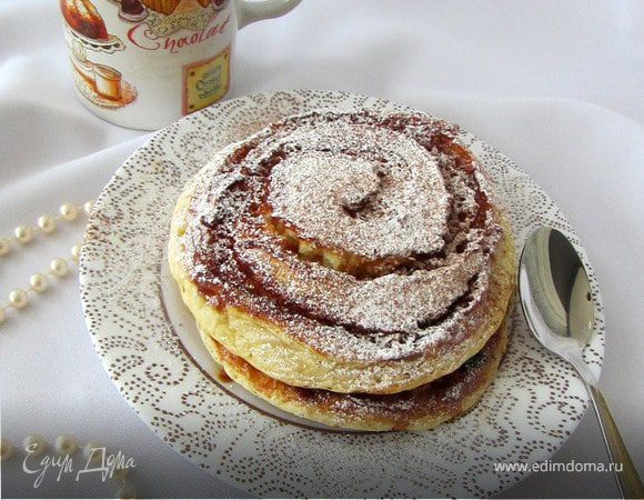 Праздничные панкейки с корицей и карамелью