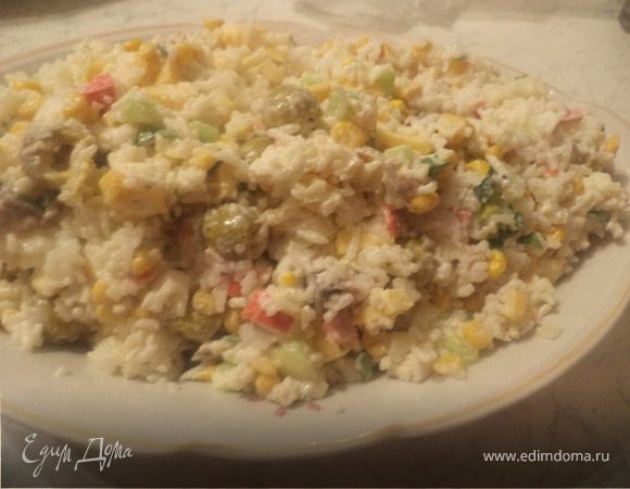 Салат "Необычный" с копченой рыбкой