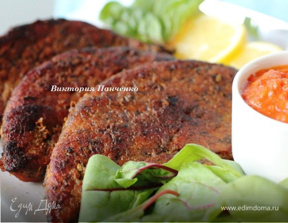 Пряные свиные отбивные с соусом айвар
