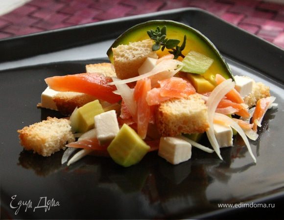 Салат с копченым лососем Салат с копченым лососем