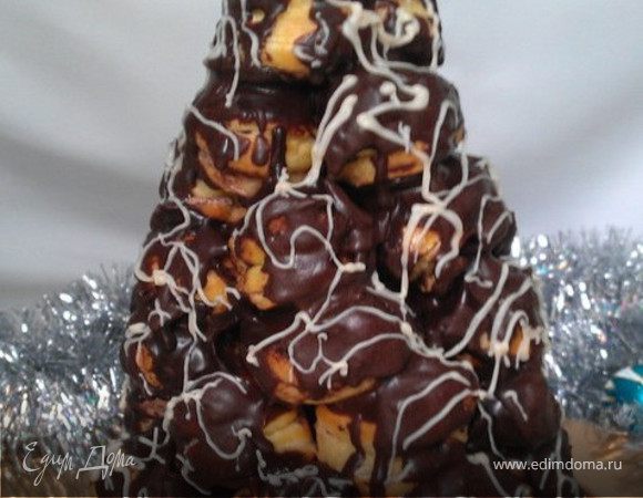 Торт "Крокембуш" Торт "Крокембуш"