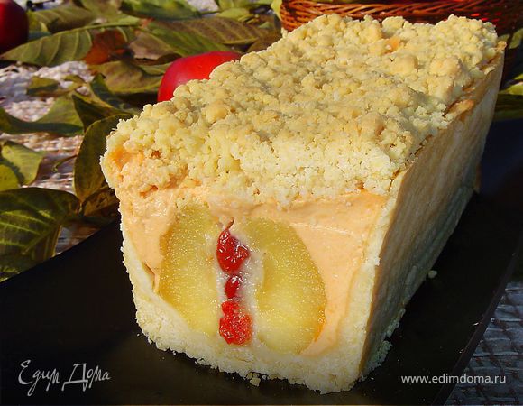 Пирог с яблоками, фаршированными марципаном и вялеными вишнями Пирог с яблоками, фаршированными марципаном и вялеными вишнями