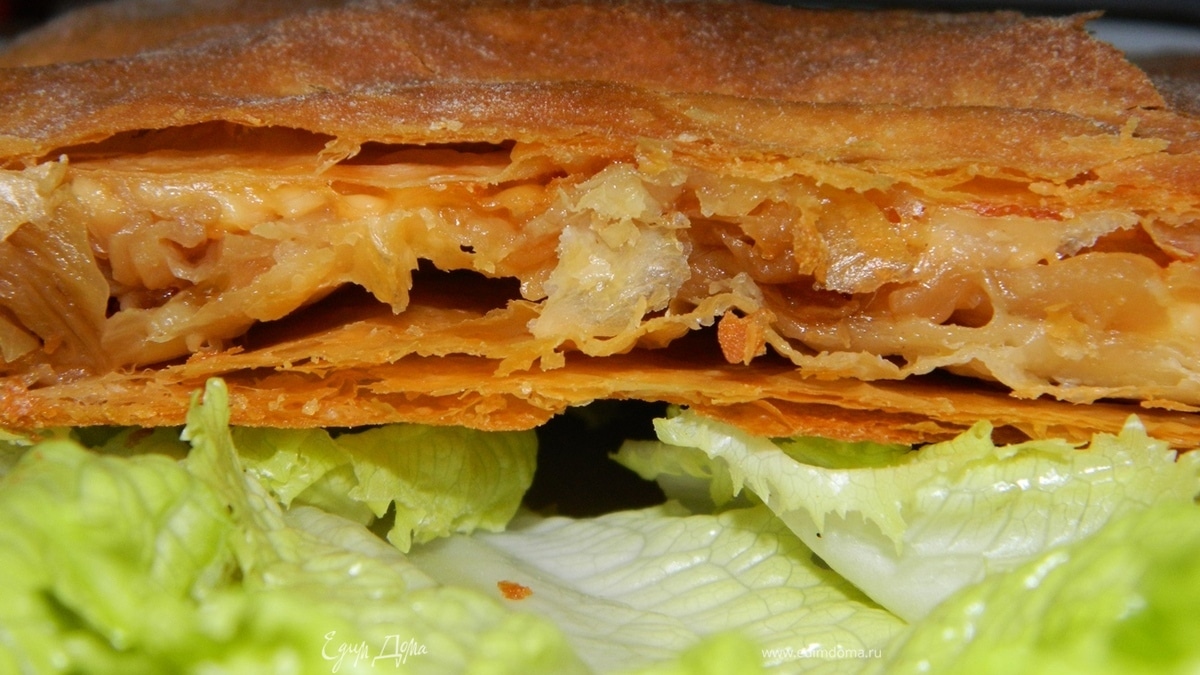 Пирог с капустой и сыром