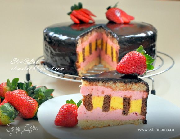 Шоколадно-цитрусовый торт с клубничным муссом